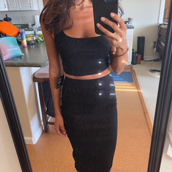 Black ribbed bodycon two piece midi dress - Picture 8 of 9
